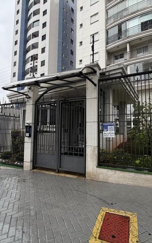 Apartamento para alugar com 56m², 2 quartos e 1 vaga Apartamento para alugar com 56m², 2 quartos e 1 vagaFachada