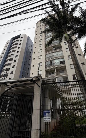 Apartamento para alugar com 56m², 2 quartos e 1 vaga Apartamento para alugar com 56m², 2 quartos e 1 vagaFachada