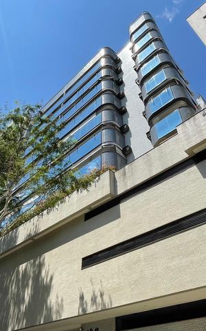 Apartamento à venda com 157m², 3 quartos e 3 vagasFachada