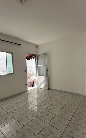 Casa para alugar com 70m², 2 quartos e sem vaga Casa para alugar com 70m², 2 quartos e sem vagaSala