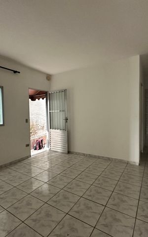 Casa para alugar com 70m², 2 quartos e sem vaga Casa para alugar com 70m², 2 quartos e sem vagaSala