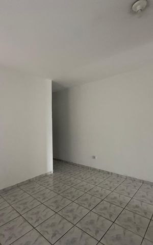 Casa para alugar com 70m², 2 quartos e sem vaga Casa para alugar com 70m², 2 quartos e sem vagaSala