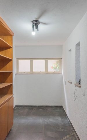 Casa para alugar com 337m², 4 quartos e 2 vagas Casa para alugar com 337m², 4 quartos e 2 vagasEscritório