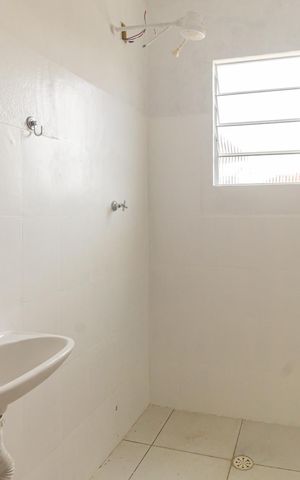 Casa para alugar com 70m², 2 quartos e sem vaga Casa para alugar com 70m², 2 quartos e sem vagaBanheiro