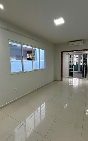 Casa para alugar com 150m², 4 quartos e 2 vagasSala