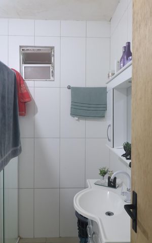 Casa à venda com 105m², 2 quartos e 2 vagasBanheiro