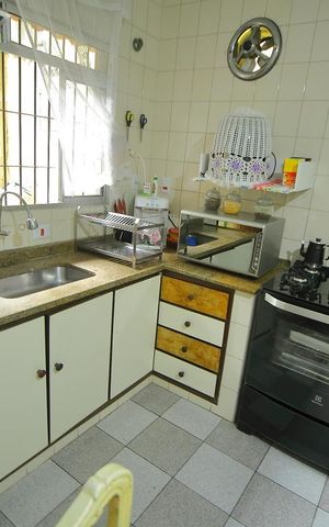 Casa à venda com 150m², 2 quartos e 2 vagasCozinha 