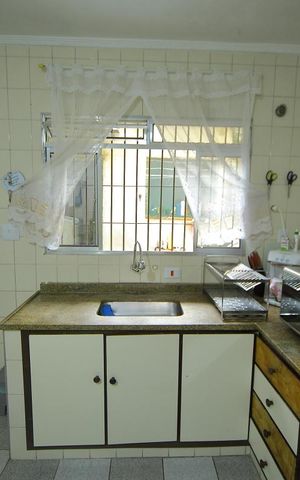 Casa à venda com 150m², 2 quartos e 2 vagasCozinha 