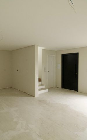 Casa de condomínio à venda com 189m², 3 quartos e 2 vagas Casa de condomínio à venda com 189m², 3 quartos e 2 vagasSala