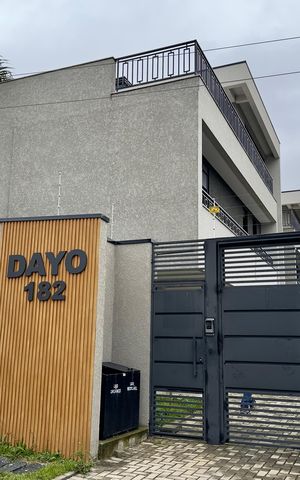 Casa de condomínio à venda com 189m², 3 quartos e 2 vagas Casa de condomínio à venda com 189m², 3 quartos e 2 vagasFachada
