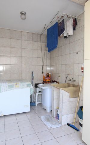 Casa à venda com 150m², 3 quartos e 2 vagasÁrea de Serviço 1