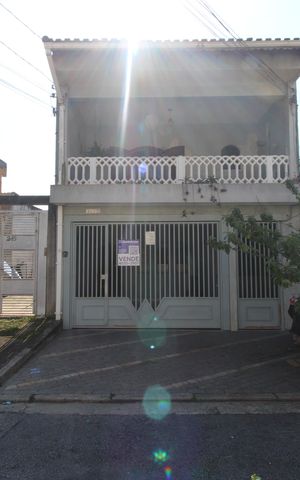 Casa à venda com 150m², 3 quartos e 2 vagasFachada