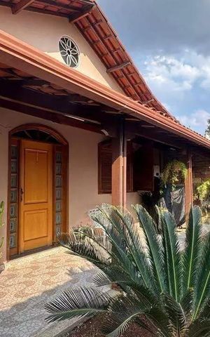 Casa à venda com 275m², 6 quartos e 4 vagas