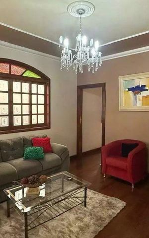 Casa à venda com 275m², 6 quartos e 4 vagas
