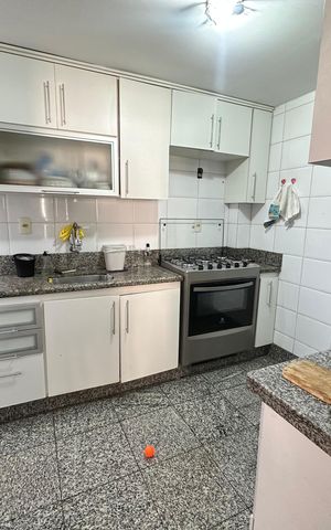 Apartamento à venda com 108m², 4 quartos e 2 vagas Apartamento à venda com 108m², 4 quartos e 2 vagasCozinha