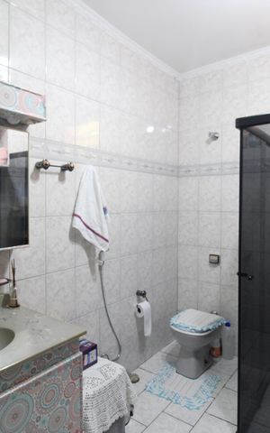 Casa à venda com 273m², 3 quartos e 2 vagasBanheiro 2