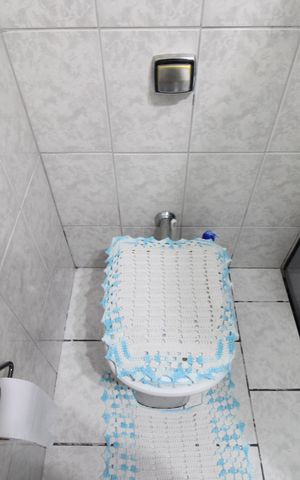 Casa à venda com 273m², 3 quartos e 2 vagasBanheiro 2