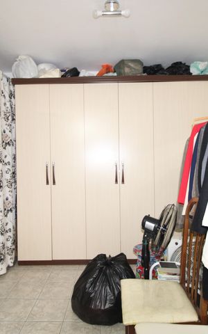 Casa à venda com 273m², 3 quartos e 2 vagasCloset