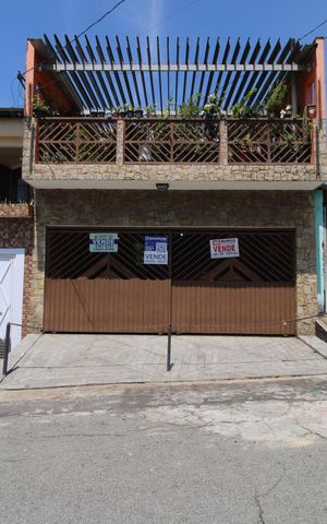 Casa à venda com 273m², 3 quartos e 2 vagasFachada