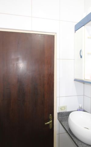 Casa à venda com 273m², 3 quartos e 2 vagasBanheiro