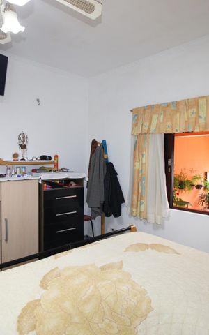 Casa à venda com 273m², 3 quartos e 2 vagasQuarto 1