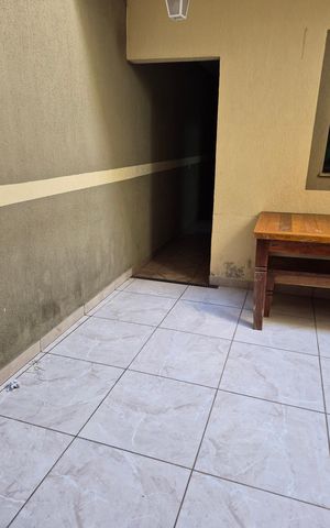 Casa à venda com 242m², 3 quartos e 2 vagas Casa à venda com 242m², 3 quartos e 2 vagasÁrea externa
