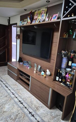 Casa à venda com 242m², 3 quartos e 2 vagas Casa à venda com 242m², 3 quartos e 2 vagasSala
