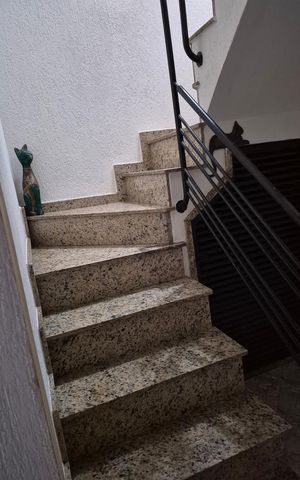 Casa à venda com 242m², 3 quartos e 2 vagas Casa à venda com 242m², 3 quartos e 2 vagasCorredor