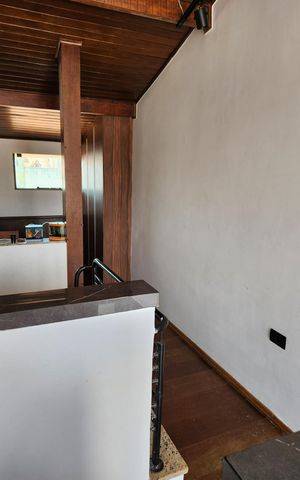 Casa à venda com 242m², 3 quartos e 2 vagas