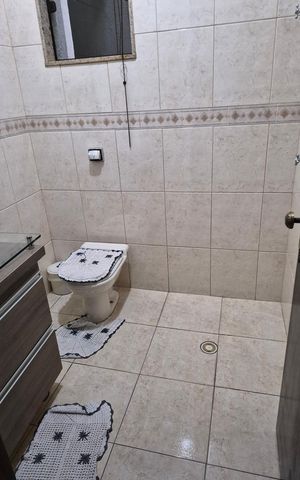 Casa à venda com 242m², 3 quartos e 2 vagas Casa à venda com 242m², 3 quartos e 2 vagasBanheiro 3