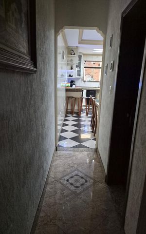 Casa à venda com 242m², 3 quartos e 2 vagas Casa à venda com 242m², 3 quartos e 2 vagasCorredor