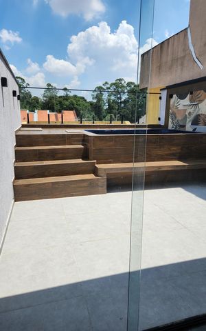 Casa à venda com 242m², 3 quartos e 2 vagas Casa à venda com 242m², 3 quartos e 2 vagasÁrea externa