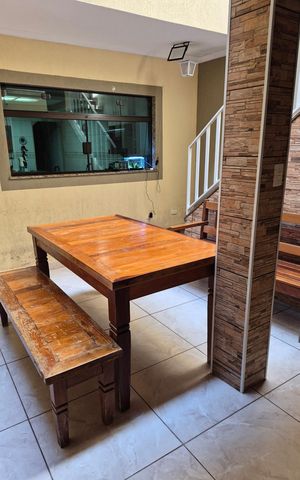 Casa à venda com 242m², 3 quartos e 2 vagas Casa à venda com 242m², 3 quartos e 2 vagasÁrea externa