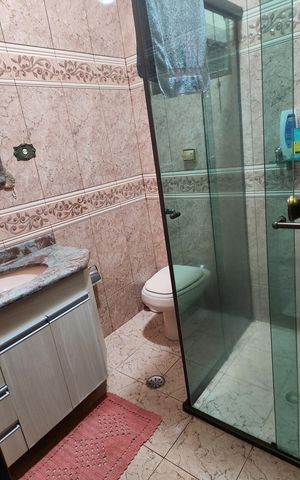 Casa à venda com 242m², 3 quartos e 2 vagas Casa à venda com 242m², 3 quartos e 2 vagasBanheiro 2