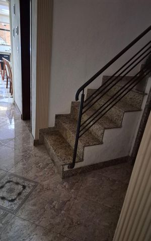 Casa à venda com 242m², 3 quartos e 2 vagas Casa à venda com 242m², 3 quartos e 2 vagasCorredor