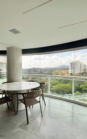 Apartamento à venda com 260m², 4 quartos e 2 vagas Apartamento à venda com 260m², 4 quartos e 2 vagasSala