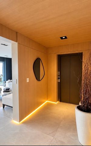 Apartamento à venda com 260m², 4 quartos e 2 vagas Apartamento à venda com 260m², 4 quartos e 2 vagasHall de entrada