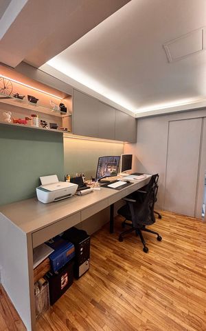 Apartamento à venda com 260m², 4 quartos e 2 vagas Apartamento à venda com 260m², 4 quartos e 2 vagasEscritório