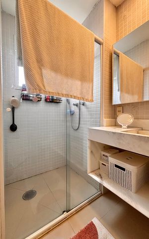 Apartamento à venda com 260m², 4 quartos e 2 vagas Apartamento à venda com 260m², 4 quartos e 2 vagasBanheiro suite 1