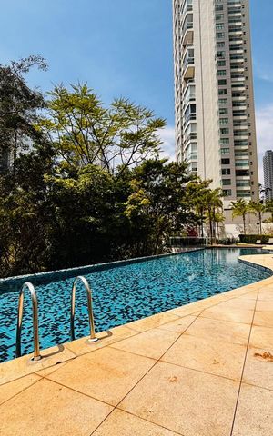Apartamento à venda com 260m², 4 quartos e 2 vagas Apartamento à venda com 260m², 4 quartos e 2 vagasÁrea comum - Piscina