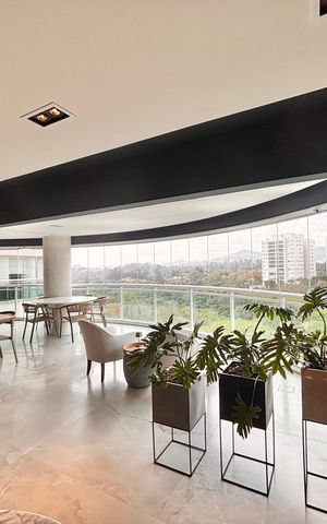 Apartamento à venda com 260m², 4 quartos e 2 vagas Apartamento à venda com 260m², 4 quartos e 2 vagasSala