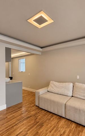 Apartamento à venda com 260m², 4 quartos e 2 vagas Apartamento à venda com 260m², 4 quartos e 2 vagasSala