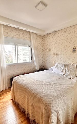 Apartamento à venda com 260m², 4 quartos e 2 vagas Apartamento à venda com 260m², 4 quartos e 2 vagasSuíte 3