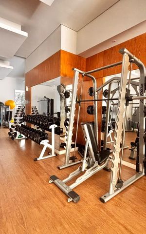 Apartamento à venda com 260m², 4 quartos e 2 vagas Apartamento à venda com 260m², 4 quartos e 2 vagasÁrea comum - Academia