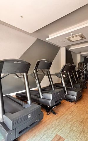 Apartamento à venda com 260m², 4 quartos e 2 vagas Apartamento à venda com 260m², 4 quartos e 2 vagasÁrea comum - Academia