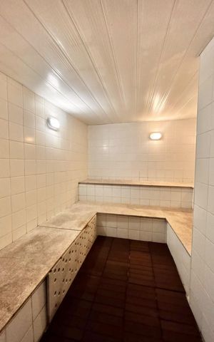 Apartamento à venda com 260m², 4 quartos e 2 vagas Apartamento à venda com 260m², 4 quartos e 2 vagasSaúna