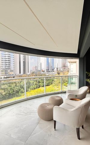 Apartamento à venda com 260m², 4 quartos e 2 vagas Apartamento à venda com 260m², 4 quartos e 2 vagasSala