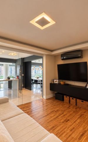 Apartamento à venda com 260m², 4 quartos e 2 vagas Apartamento à venda com 260m², 4 quartos e 2 vagasSala