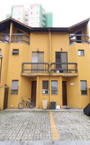 Casa de condomínio à venda com 72m², 3 quartos e 2 vagasFachada da casa