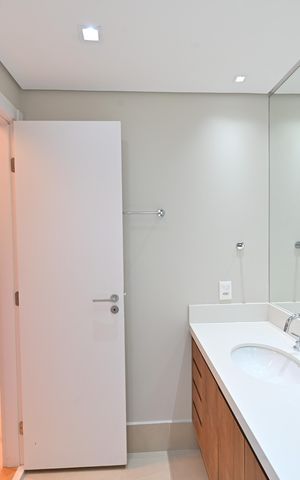 Apartamento à venda com 130m², 3 quartos e 2 vagasBanheiro da Suíte 1